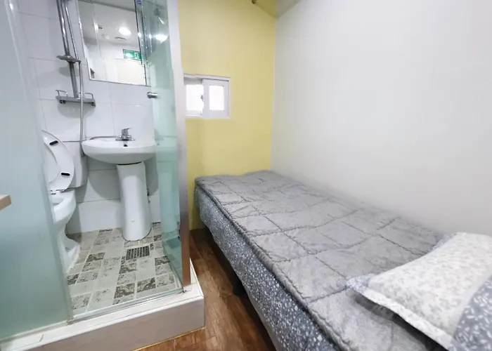 Single House Hotel