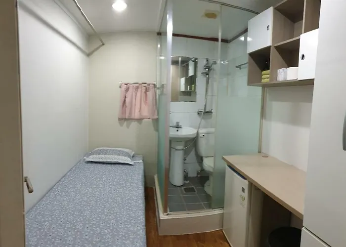 Single House Hotel