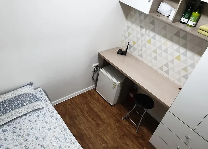Hotel Single House